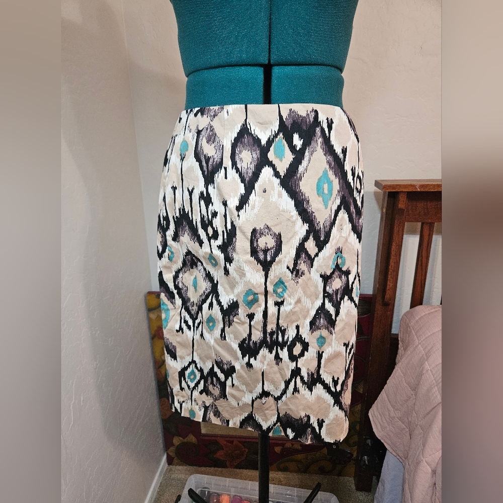 Elegant Ikat Patterned Skirt